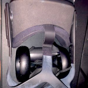 It a vr 128 gb have no charger take a usb C